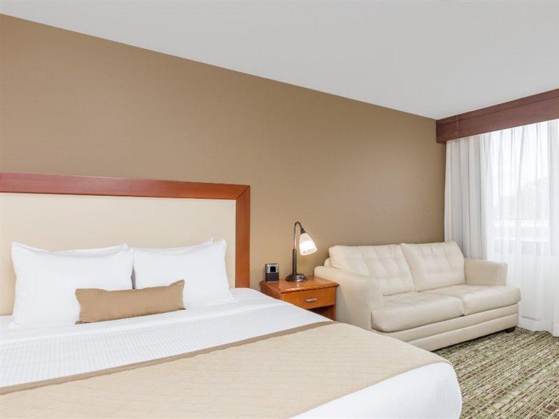 Clarion Hotel & Suites Mount Laurel Exterior foto