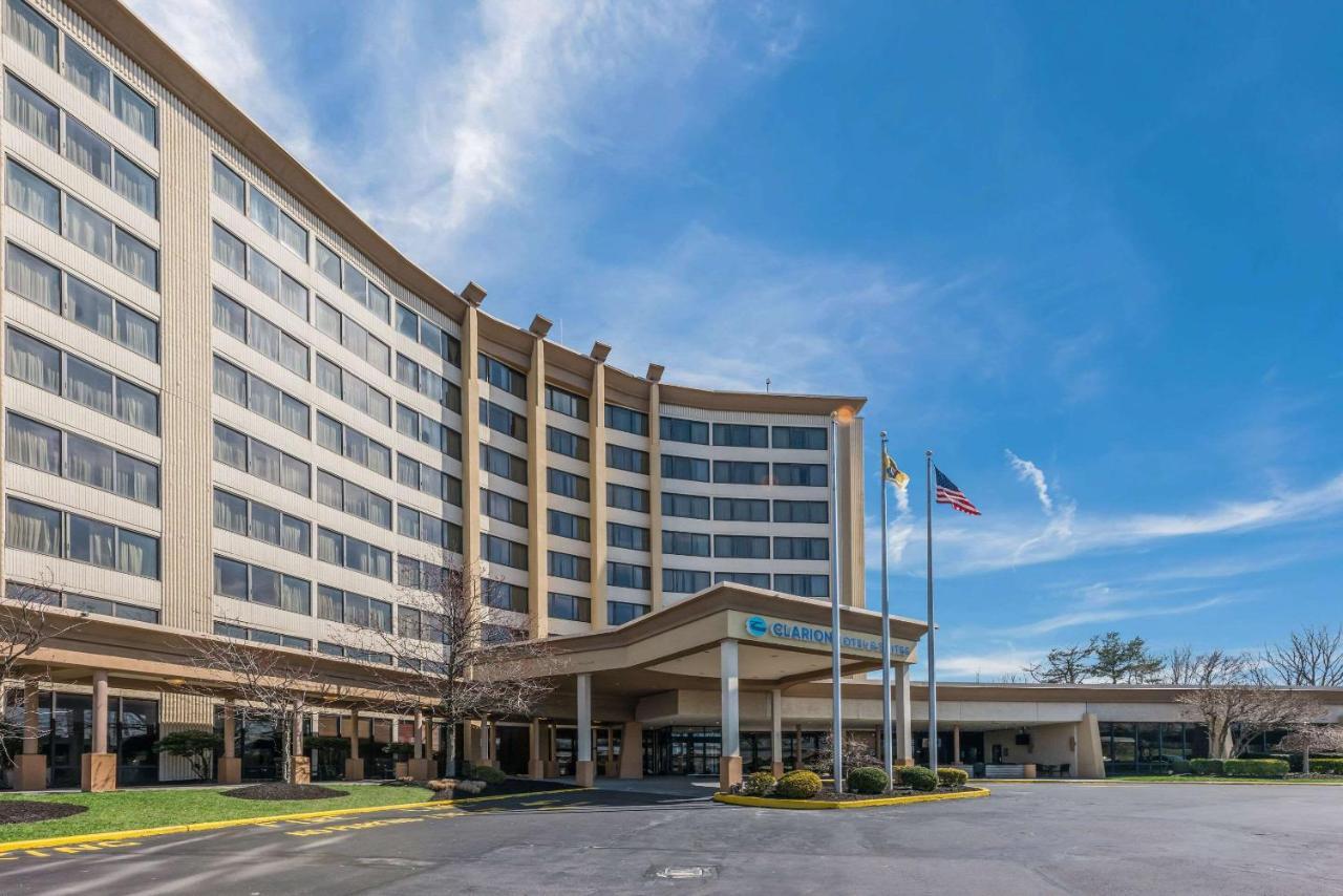 Clarion Hotel & Suites Mount Laurel Exterior foto