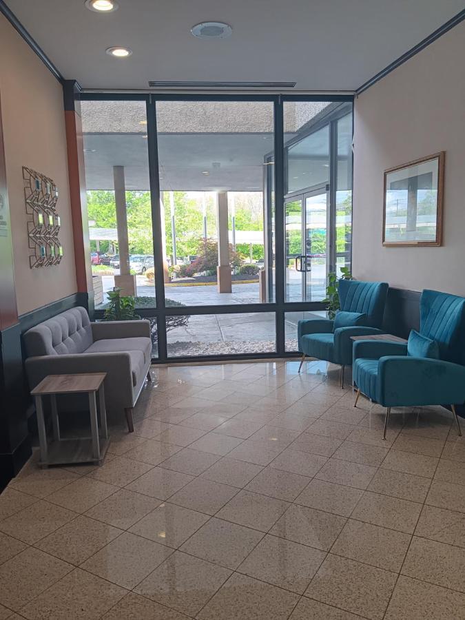 Clarion Hotel & Suites Mount Laurel Exterior foto